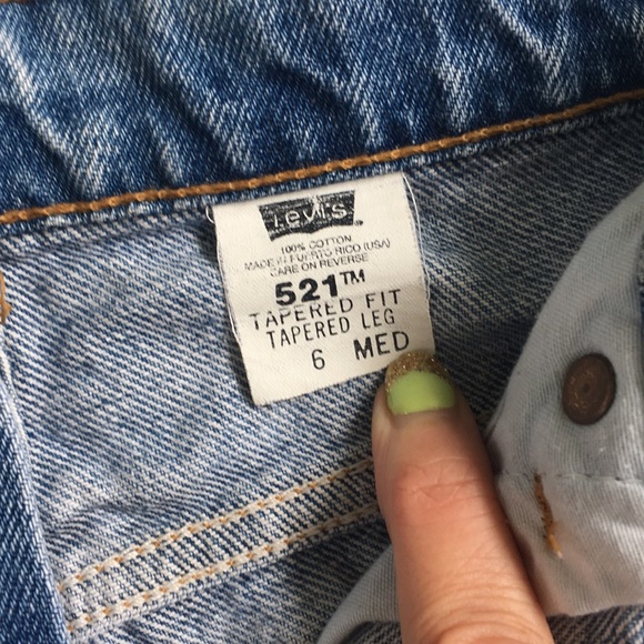 High waisted VINTAGE levis denim shorts - Picture 3 of 3